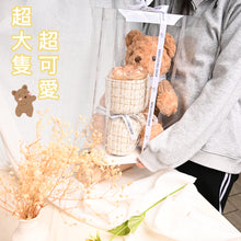 画像をギャラリービューアに読み込む, バレンタインデーの贈り物 - バラを抱きしめるクマ🐻🌹