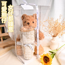 画像をギャラリービューアに読み込む, バレンタインデーの贈り物 - バラを抱きしめるクマ🐻🌹